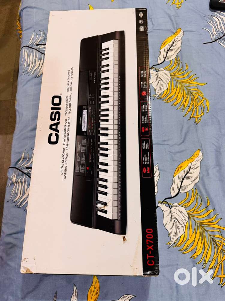 Casio CT-X700 Keyboard – Mint Condition  With Stand & Original Box