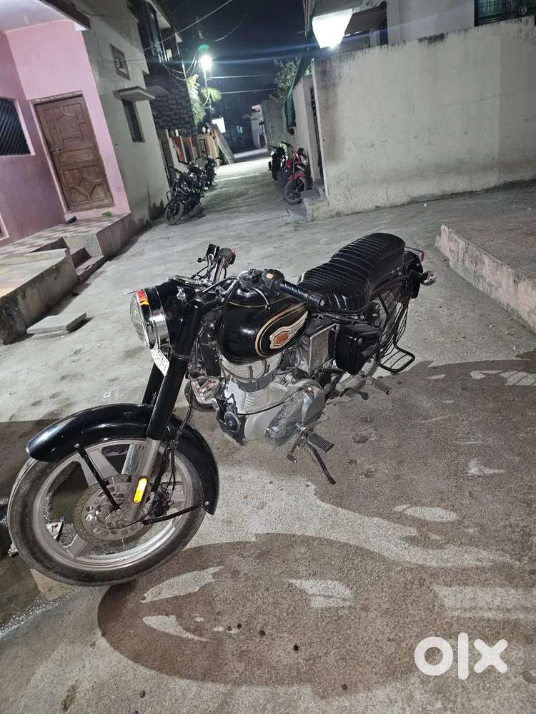 Black ghoda singal hand gadi hai