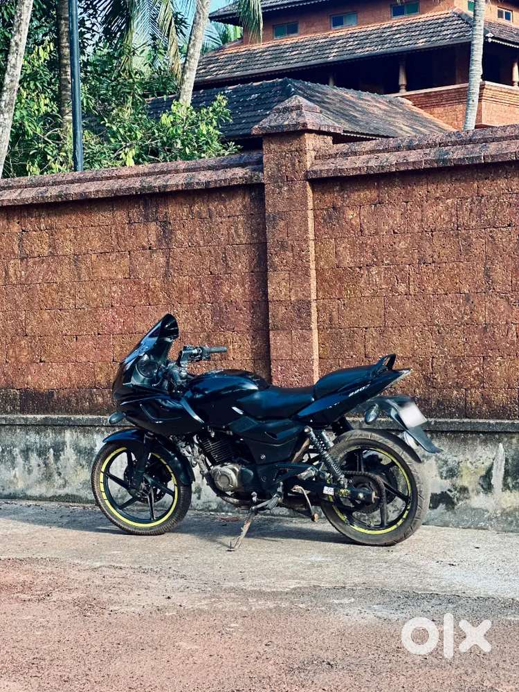 Pulsar 220