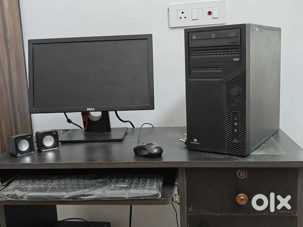 Computer  with table