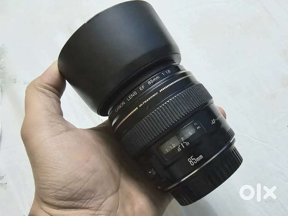 Canon 85mm 1.8 lens