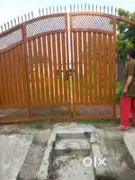 Commercial land for business with room