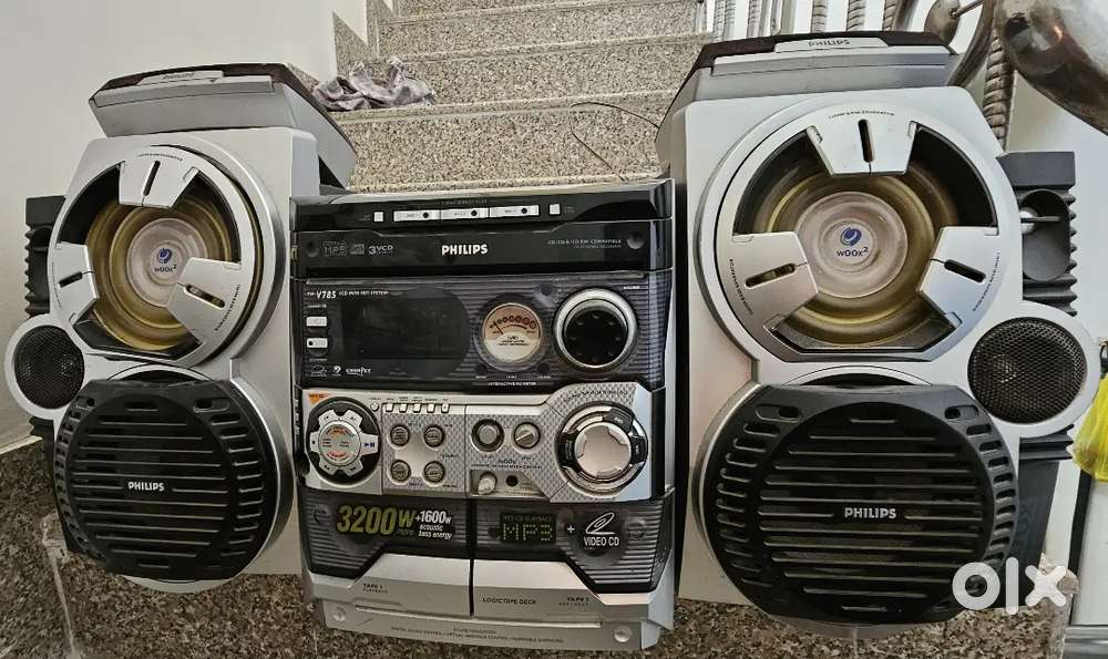MP 3 Philips  Make Home Theatre  With 4 Speakers