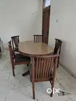 Simle & Comfortable Dining Table
