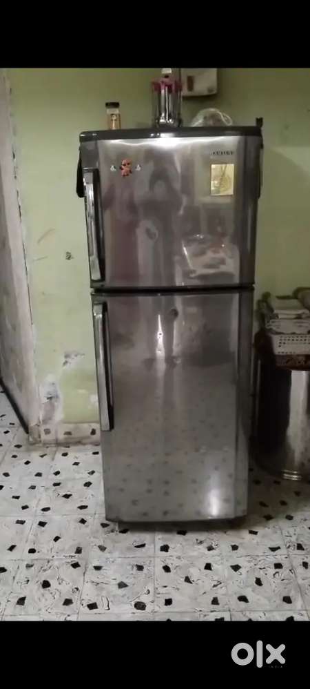 3+2 sofa set,big mirror , dining table,Samsung double door fridge,