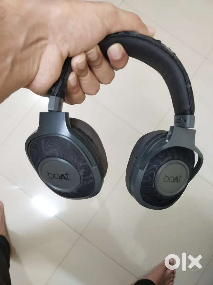 Boat Rockerz 550 (Headphone)