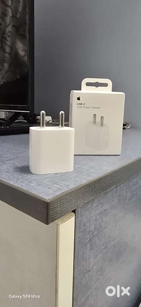 Selling Apple original 20 W adapter