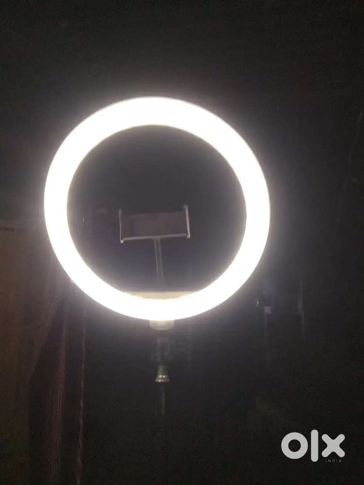 Ring light three colours available and no damege and original light