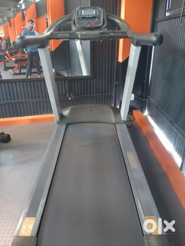 Treadmill commercial for heavy use