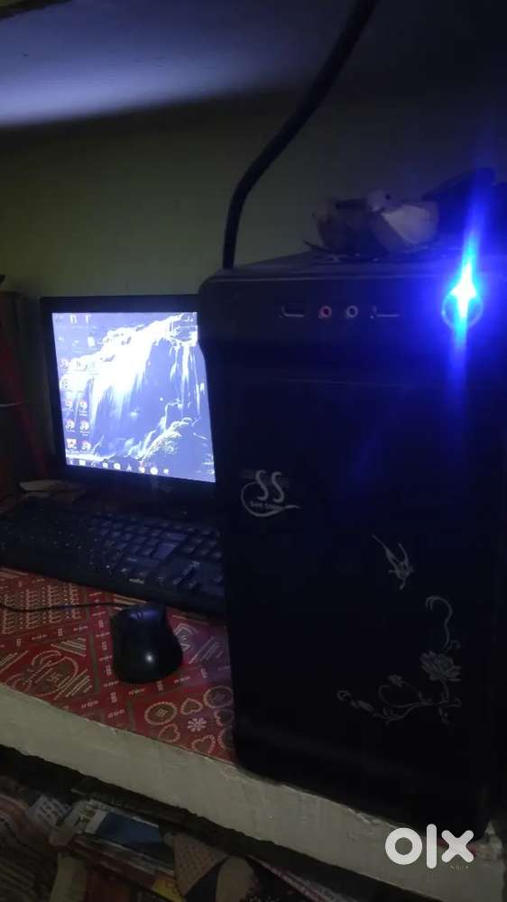 TECH-COM computer model with in 8000