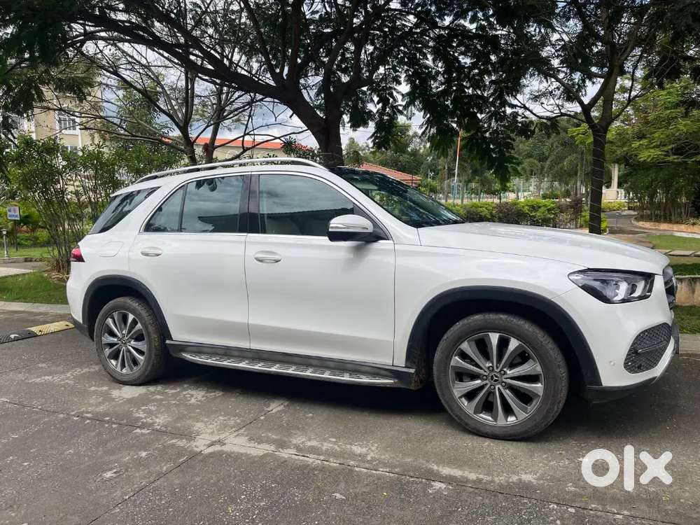 EXCELLENT CONDITION CAR. FULLY LOADED CAR