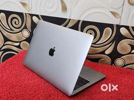 Apple Laptop 2019 Make Intel i5 8gb Ram 256gb SSD 13inch Retina