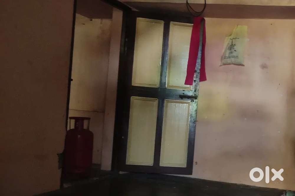 Single room available for rent.