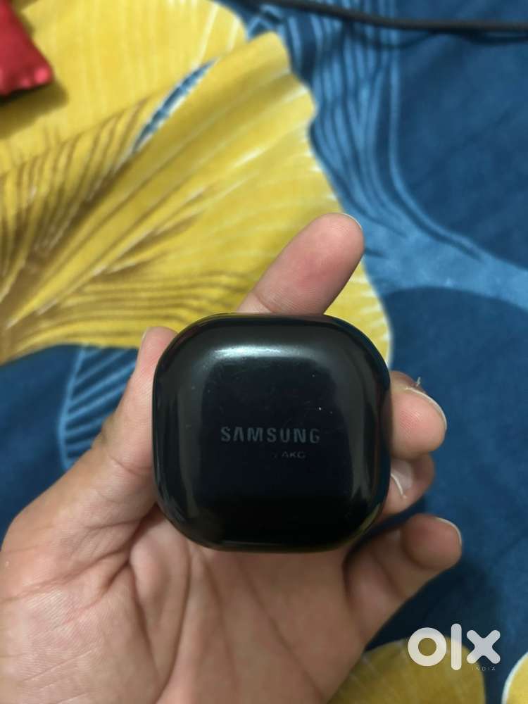 Samsung Galaxy live earbuds