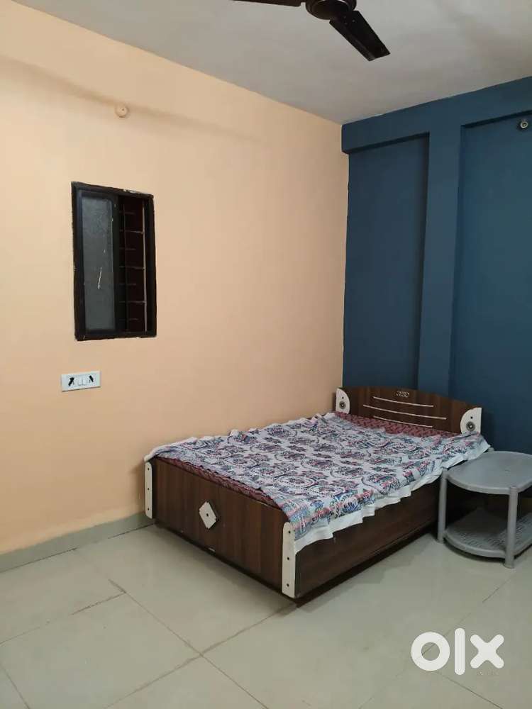Independent 1Bhk Available Near I Bus Stop