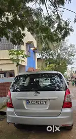 Toyota Innova 2013 Diesel 201500 Km Driven