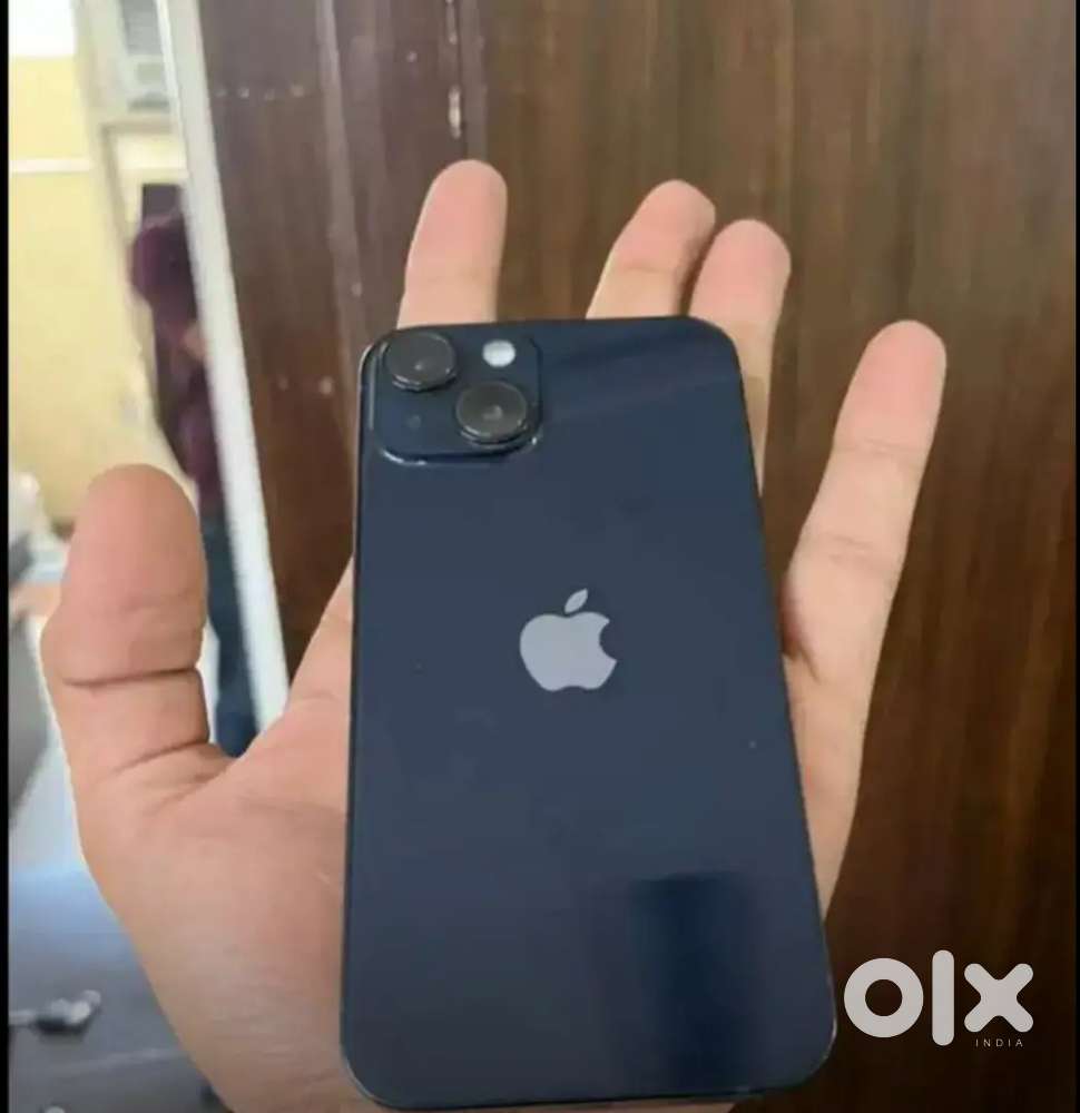 Selling my 6 month old I phone 13  need urgent money