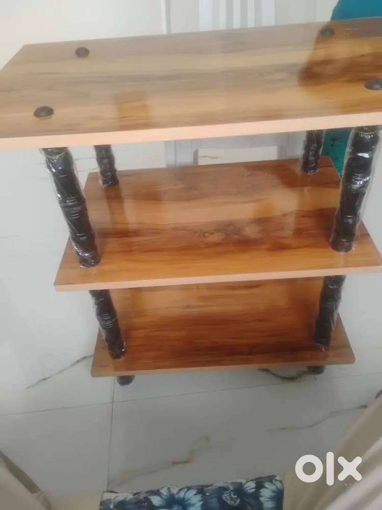 Table tea table good condition Hai new hai