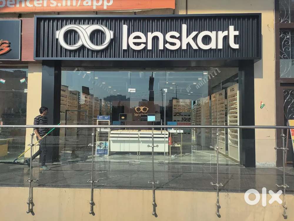 STAFF REQUIRED IN LENSKART STORE  IN LUCKNOW LOCATION