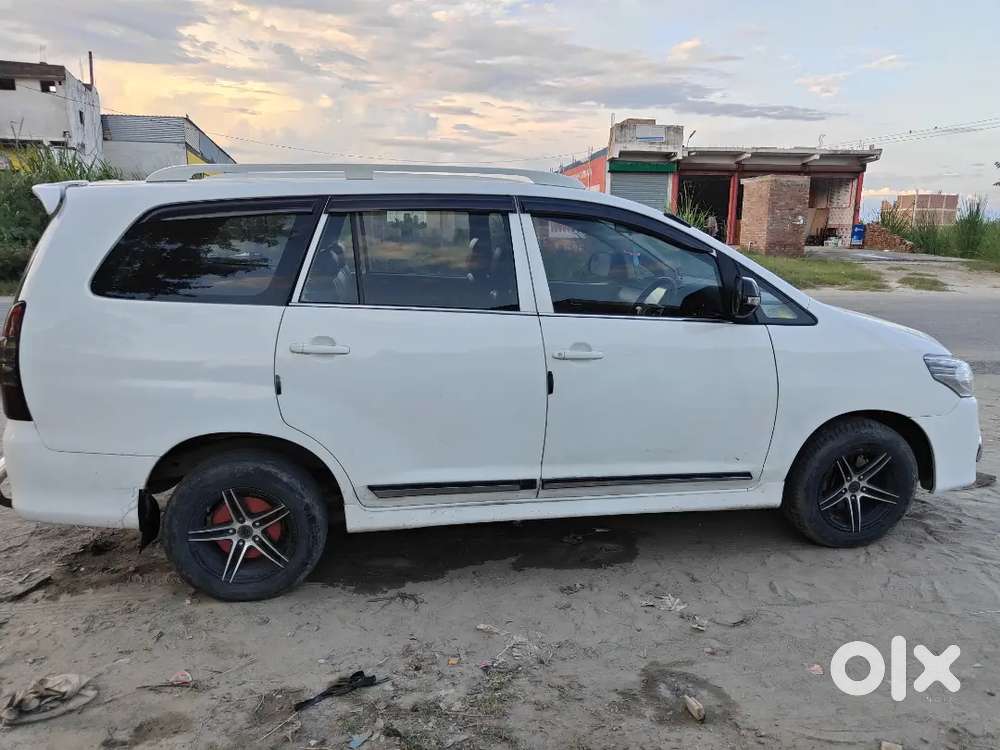 Toyota Innova 2015 Diesel Well Maintained