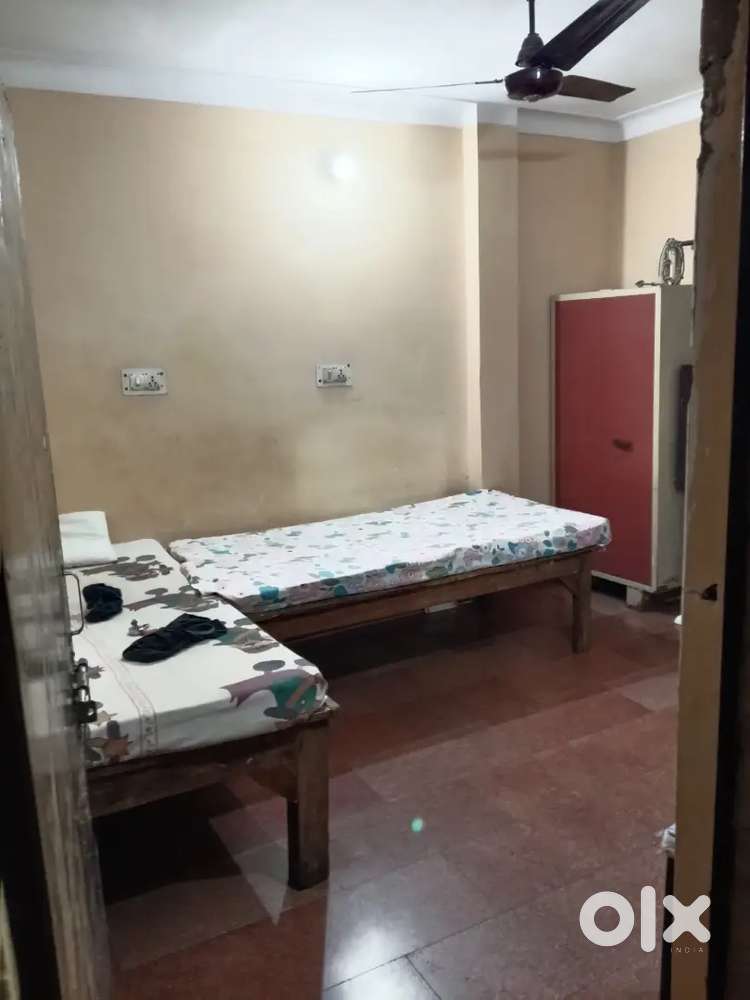 Need roommate for 1 space