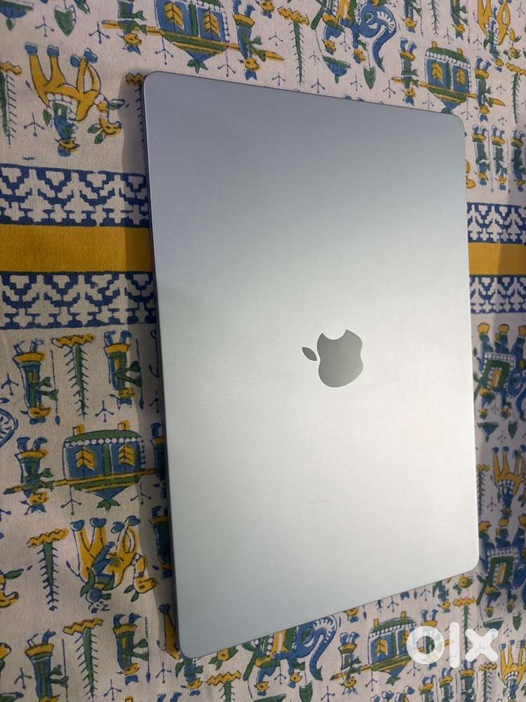 MACBOOK AIR M4 chip 15inch 16gb n 256gb