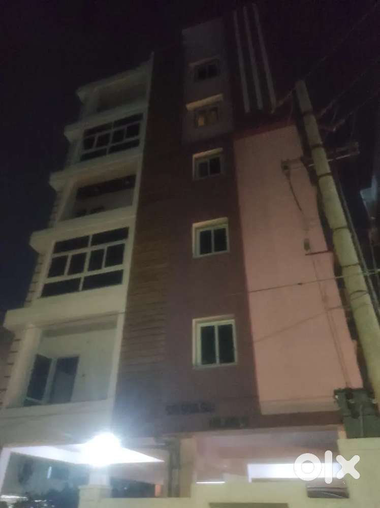 Flat for sale at sai priya layout.. Very near to haighway