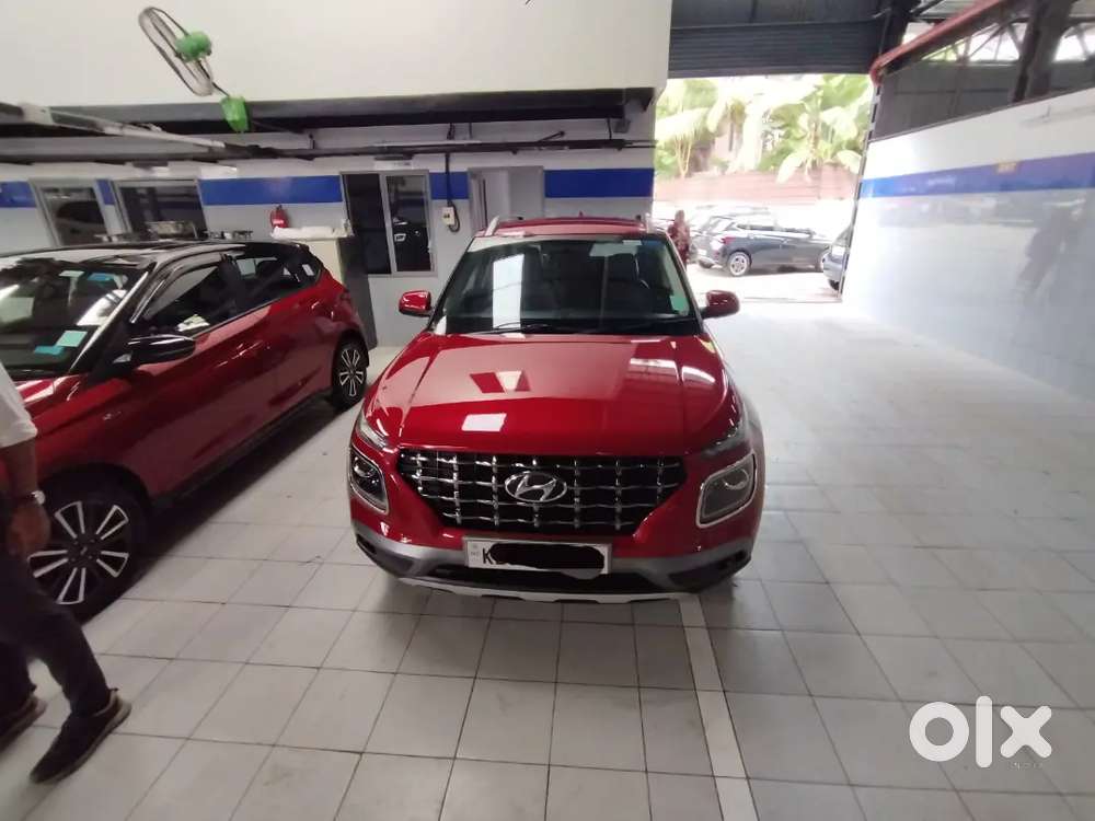 Hyundai Venue 2021 Petrol Well Maintained