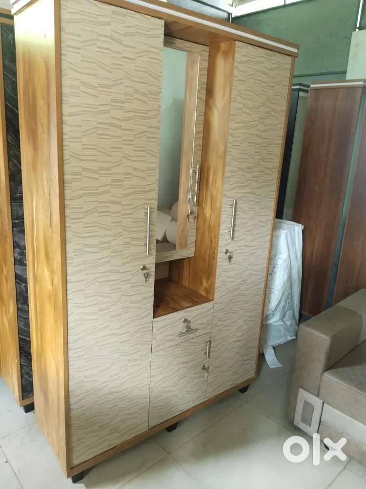 Wardrobe/steel almara
