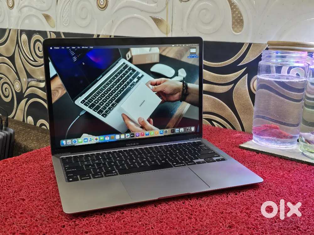 M1 Air Apple  Macbook  8gb 256gb 13inch Retina Display
