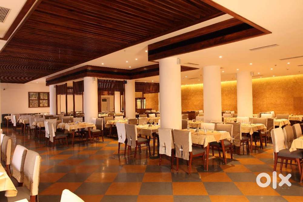 Restaurant Captain