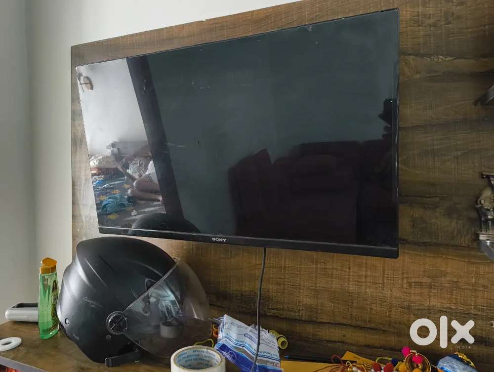 Apne ko ye TV bechna hai