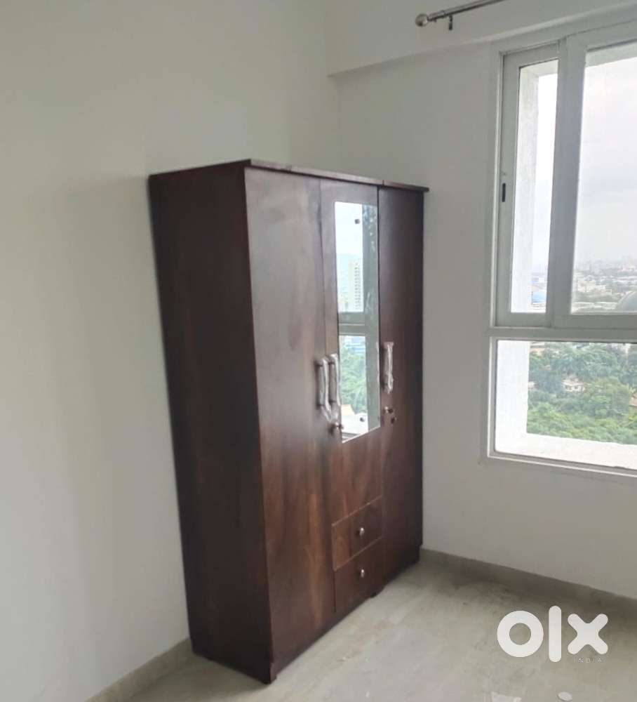 3 door wardrobe