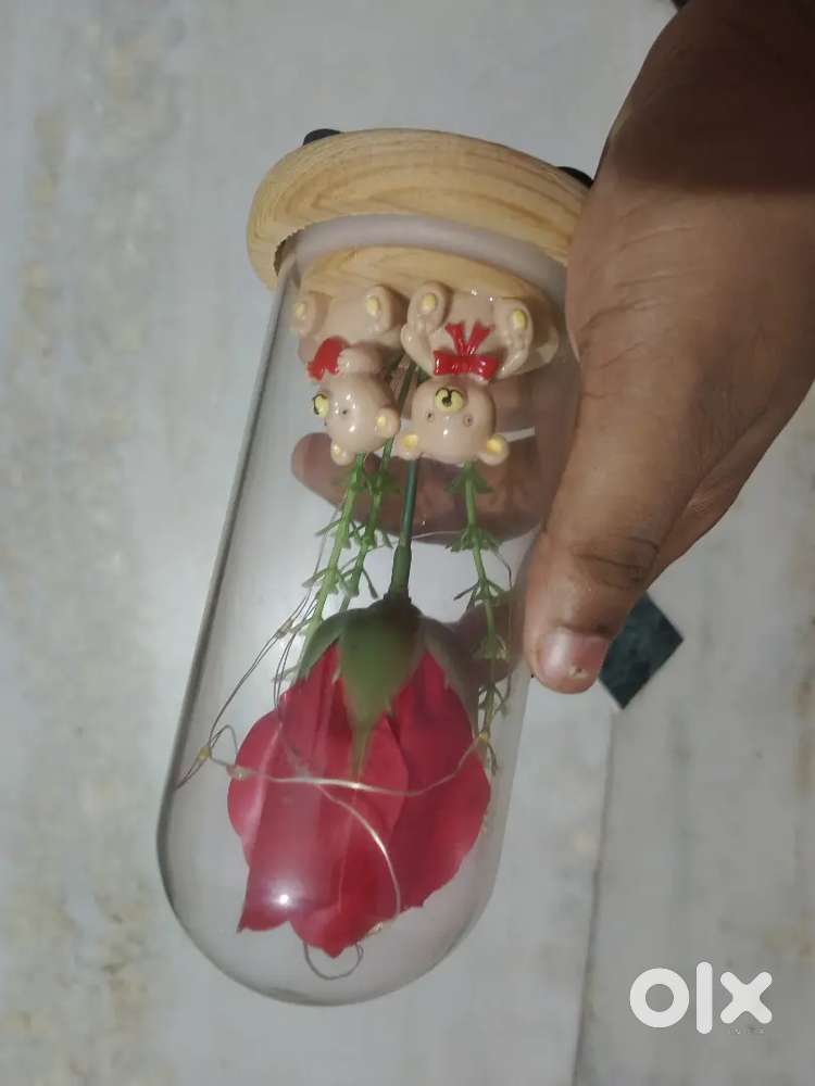 Beutiful showpiece perfect for your Loveed one