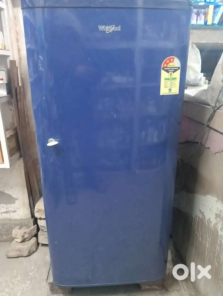 190 Liters Whirlpool Refrigerator Good Condition, original compressor