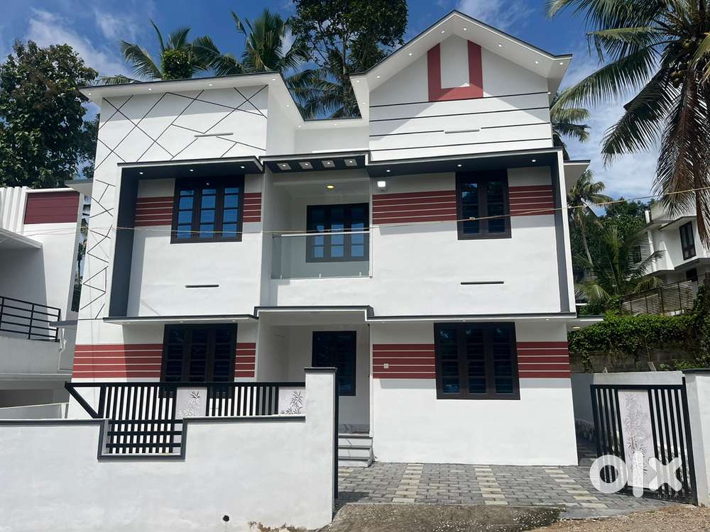 1650sqft 4bhk attached House Chanthavila