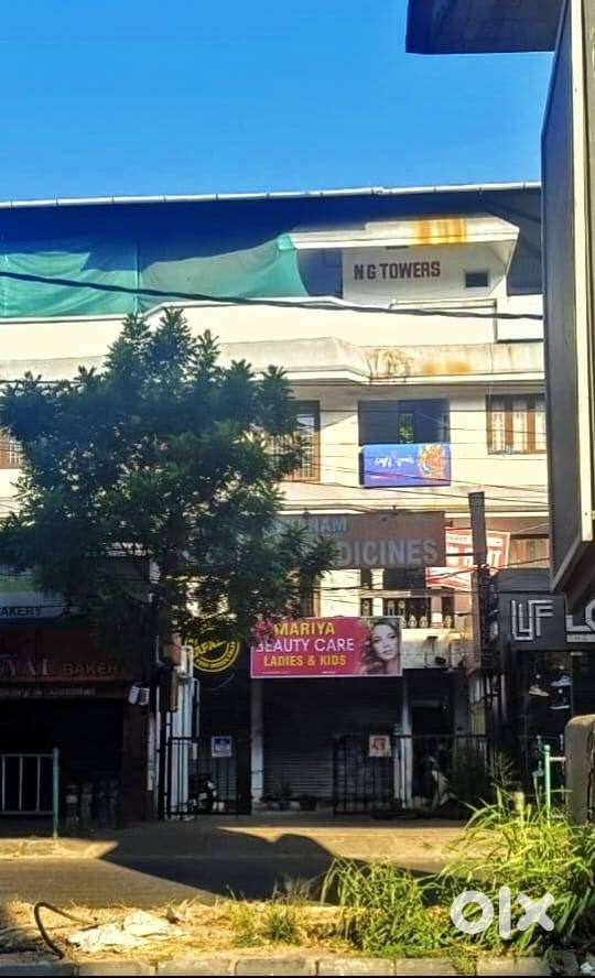 Roadside Commercial Space in Kaloor – 1000 Sq.Ft