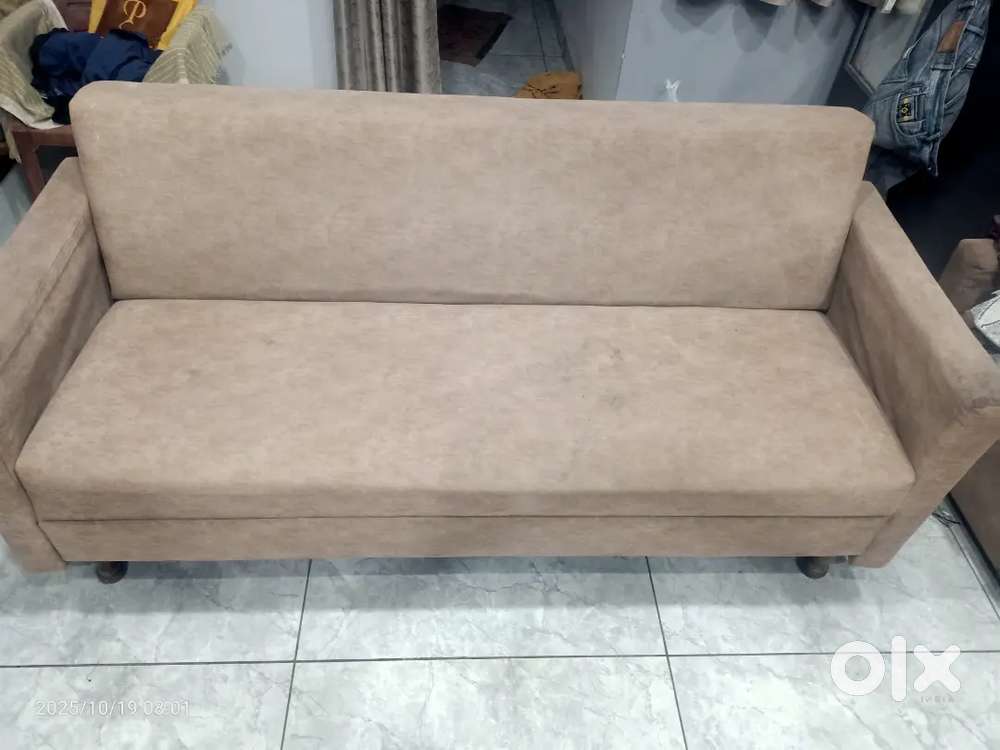 Sofa set 4 set or 3 set at indore