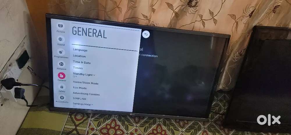 1 LCD 1 LED 32 inches Tv 
LG company