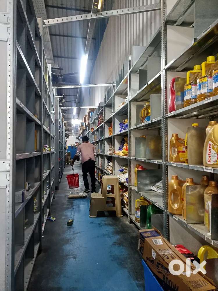 Picking and packing - Store Associates