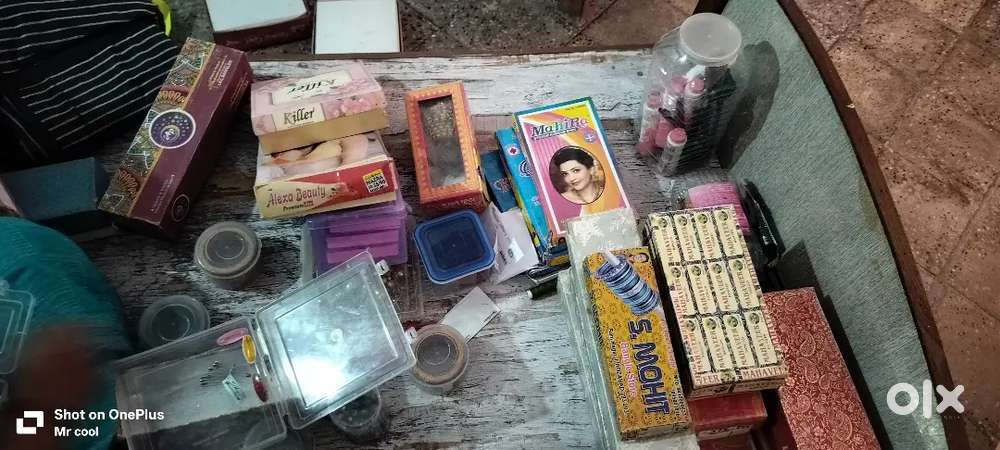 Ladies fashionable items urgent sell