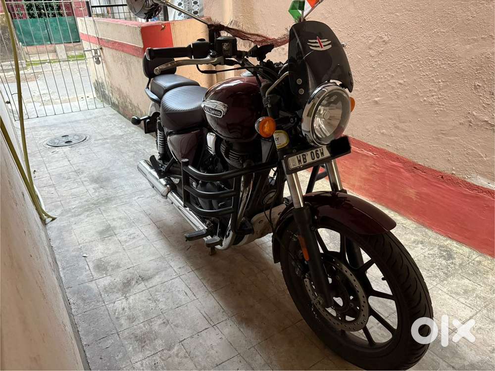 RE Meteor 350 - Steller Red with original accessories