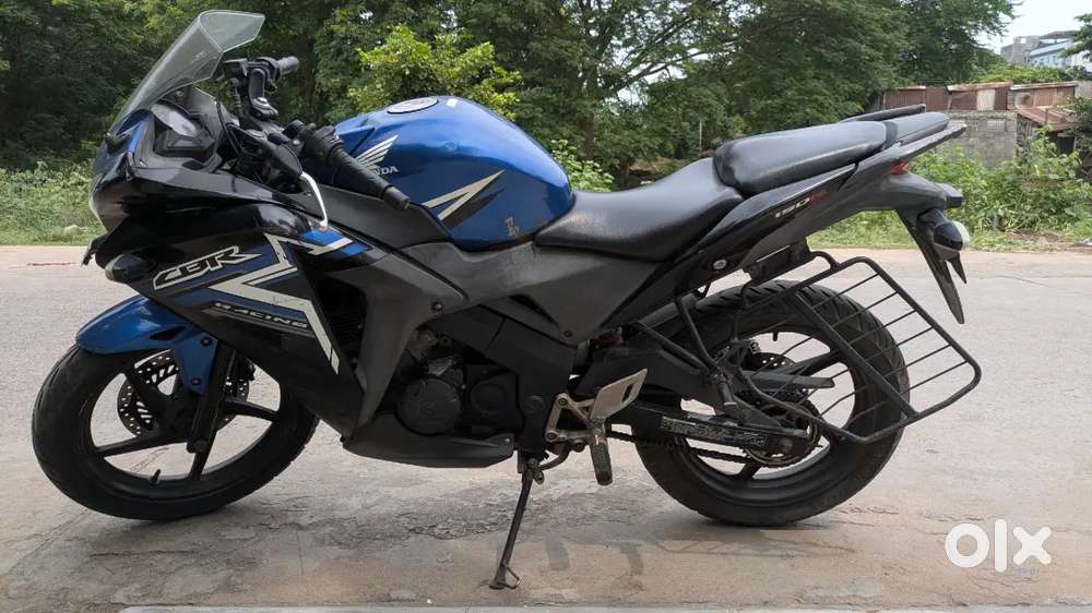 Honda CBR 150R, 2017 Mfg, Athletic Blue Meta colour, fully build.