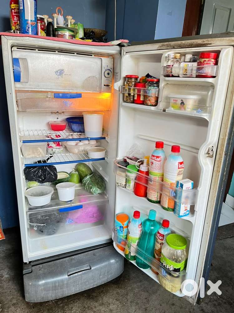 One Good Condition Whirlpool refrigerator for sale.