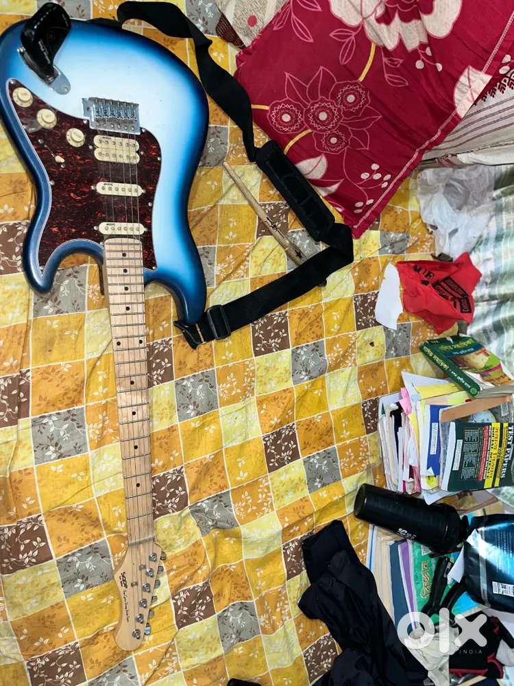 SQOE SEST250 electric guitar