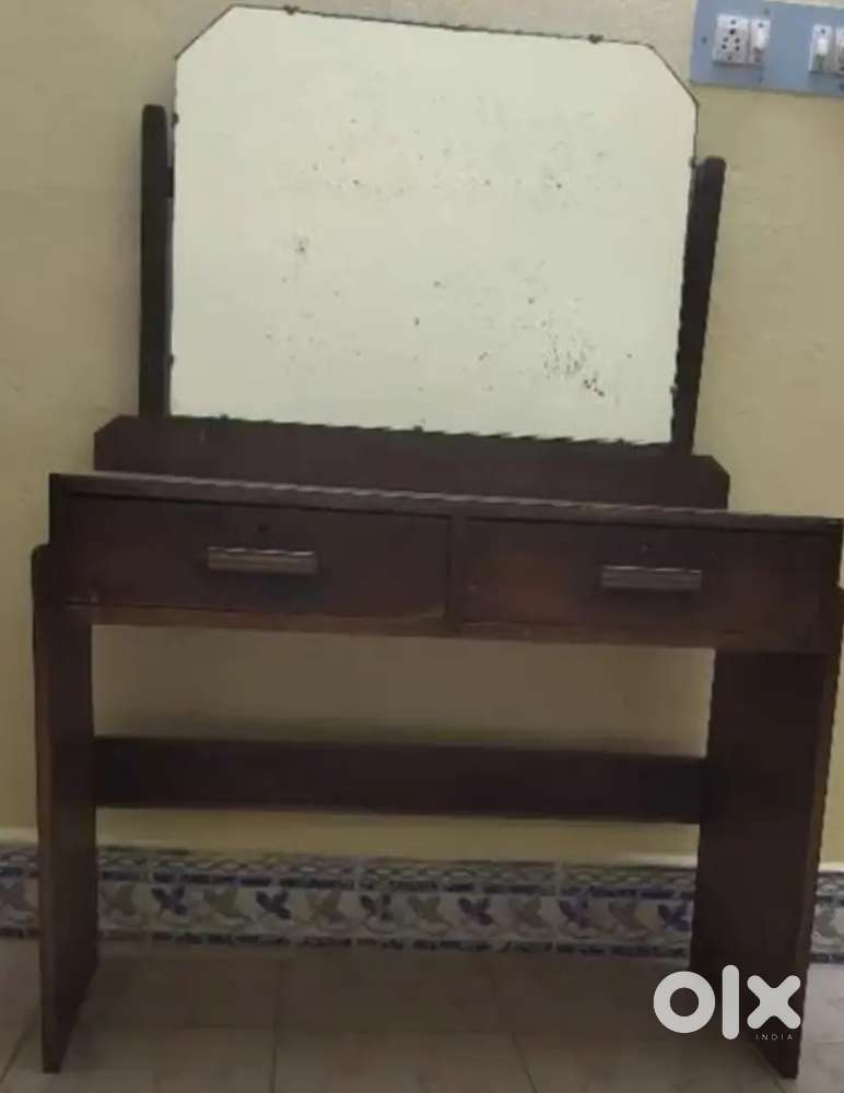 Dressing Table Wood Antique.