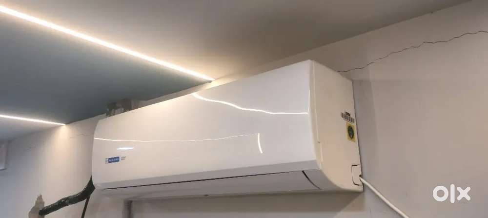 Blue Star 1 Ton Inverter Split AC – Excellent Condition