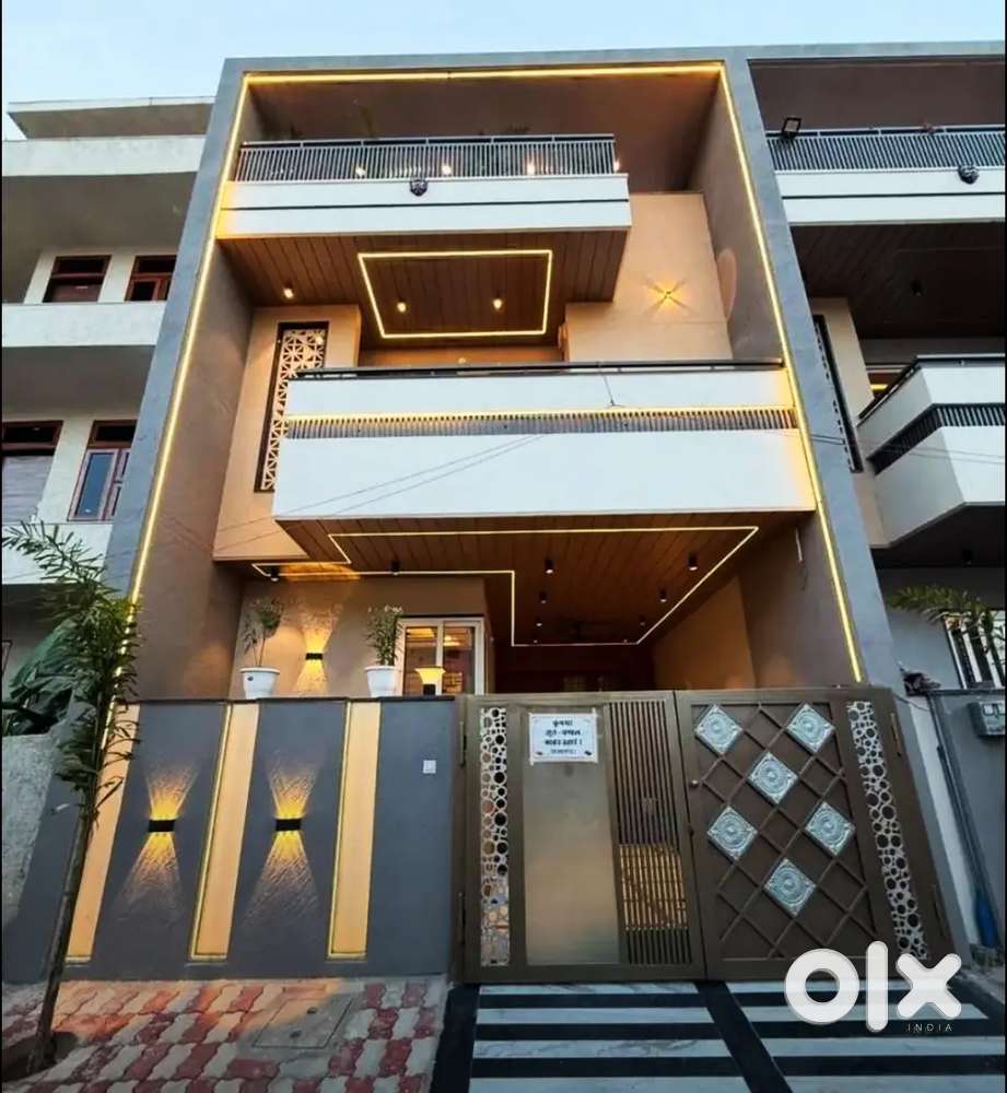मीनाक्षी नगर दुर्ग में  4 Bhk House मेन रोड से 2nd (Prime Location)