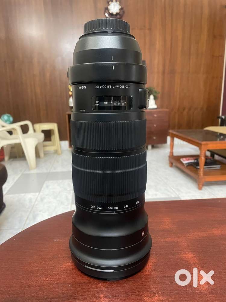 Sigma 120-300mm f2.8 DG OS HSM sports lens