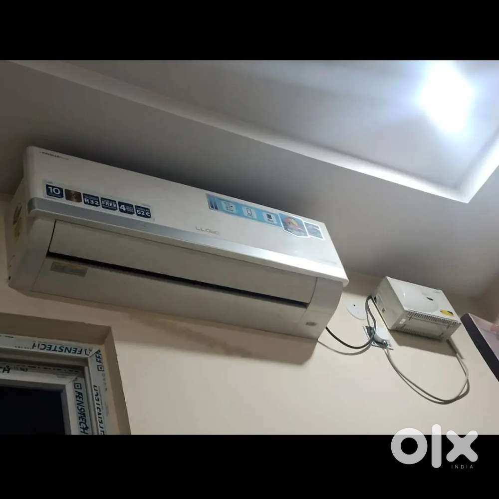 Lloyd ac 1.5 ton good condition back 2years